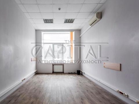 коммерческая по адресу Василя Макуха ул. (Івана Шевцова), 1