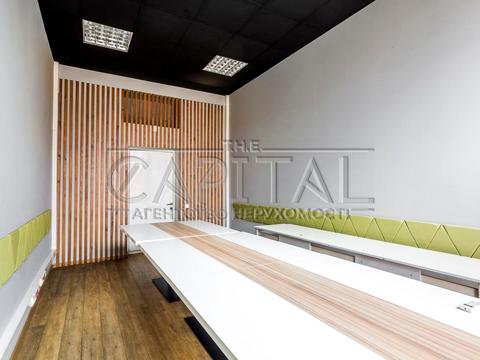 коммерческая по адресу Василя Макуха ул. (Івана Шевцова), 1