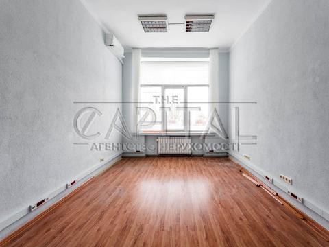 коммерческая по адресу Василя Макуха ул. (Івана Шевцова), 1