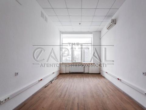 коммерческая по адресу Василя Макуха ул. (Івана Шевцова), 1