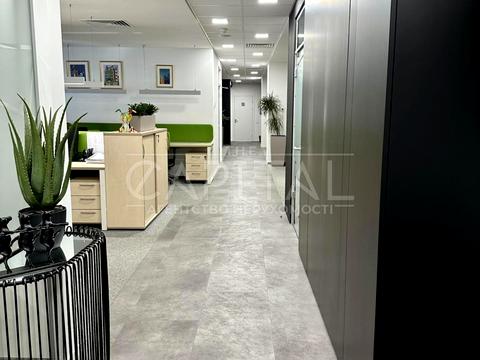 комерційна за адресою Саксаганського вул., 7