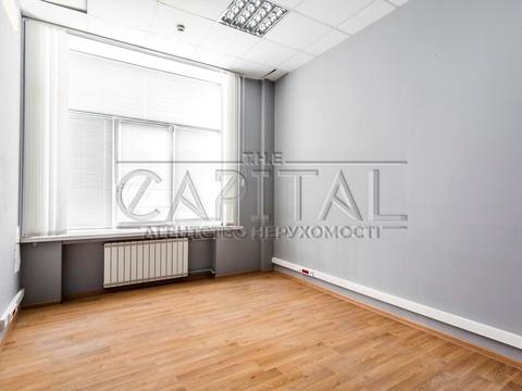 коммерческая по адресу Василя Макуха ул. (Івана Шевцова), 1