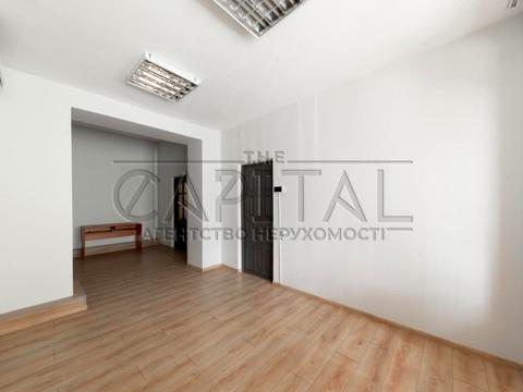 комерційна за адресою Антоновича вул. (Горького), 122