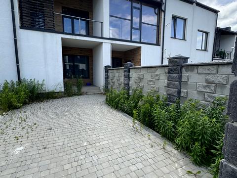 будинок за адресою героів крут