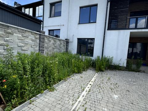 будинок за адресою героів крут