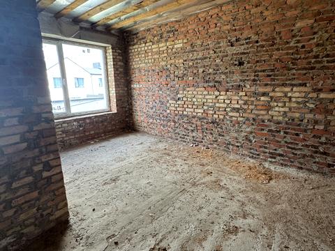 будинок за адресою героів крут