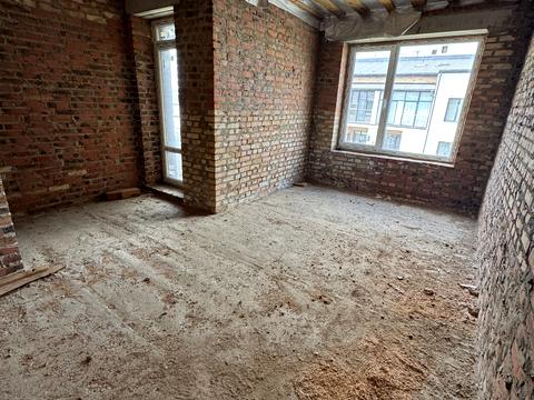 будинок за адресою героів крут