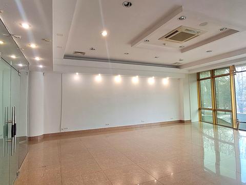 коммерческая по адресу Пирогова, 23Б