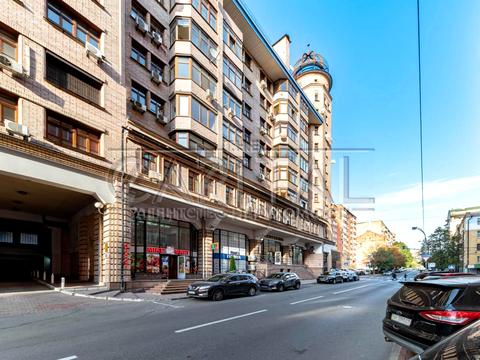 комерційна за адресою Павлівська вул., 18