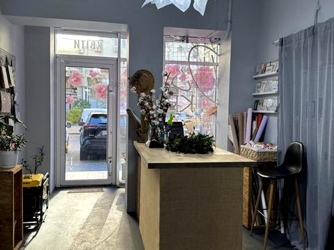 комерційна за адресою Левка Лук'яненка вул. (Маршала Тимошенка), 21к4