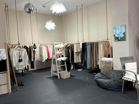 комерційна за адресою Левка Лук'яненка вул. (Маршала Тимошенка), 21к4