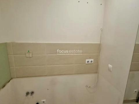 коммерческая по адресу Николая Михновского бульв. (Дружбы Народов), 32