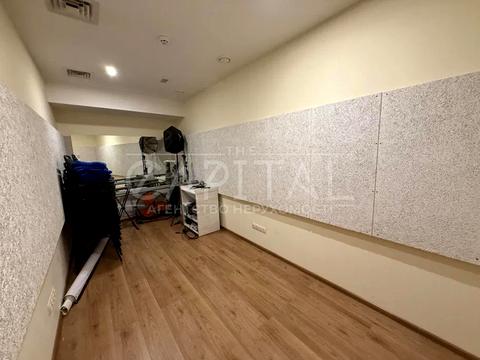 комерційна за адресою Євгена Коновальця вул. (Щорса), 36Д