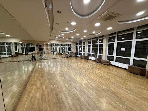 комерційна за адресою Євгена Коновальця вул. (Щорса), 36Д