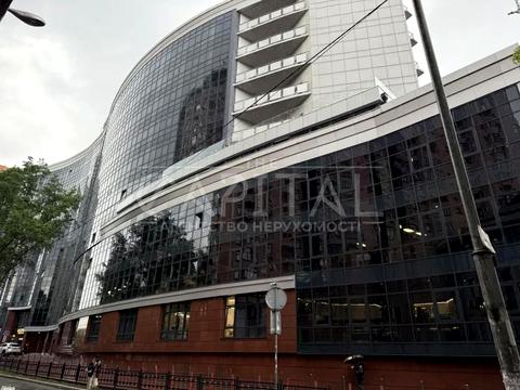 комерційна за адресою Євгена Коновальця вул. (Щорса), 36Д