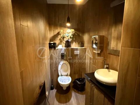 комерційна за адресою Євгена Коновальця вул. (Щорса), 36Д