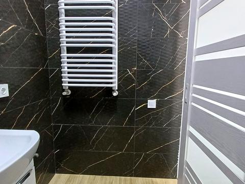 квартира за адресою вул.Б. Хмельницького, 12