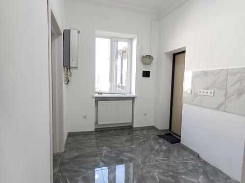 квартира за адресою вул.Б. Хмельницького, 12