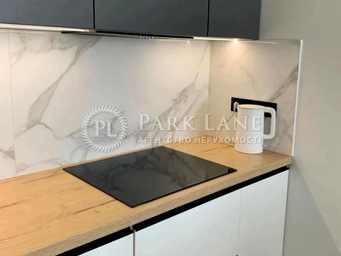 квартира за адресою Дніпровська набережна вул., 18-А