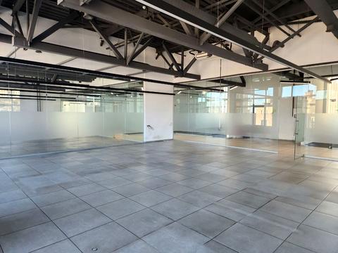 комерційна за адресою Барикадна вул., 7