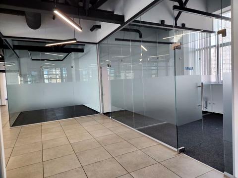 комерційна за адресою Барикадна вул., 7