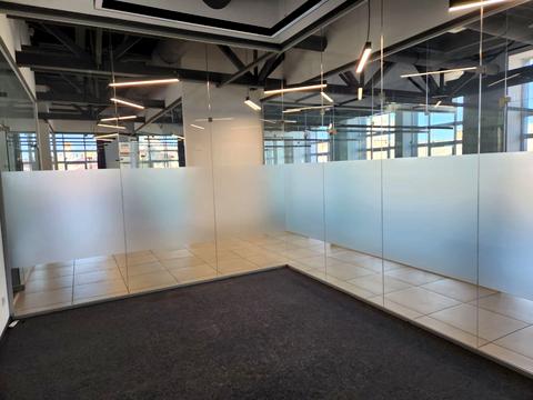 комерційна за адресою Барикадна вул., 7