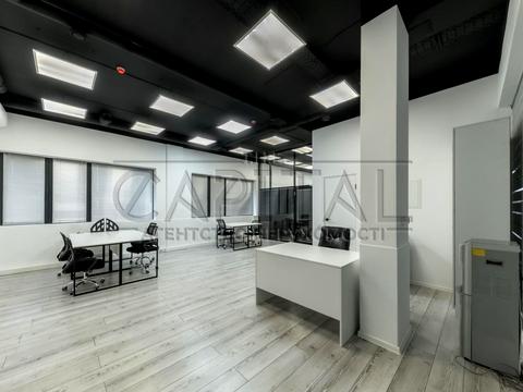 комерційна за адресою Редутна вул., 60