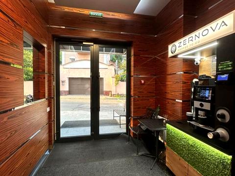 комерційна за адресою Редутна вул., 60