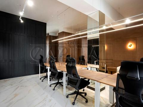 комерційна за адресою Еспланадна вул., 32-В