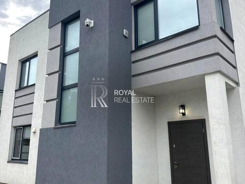 будинок за адресою Квітнева вул.