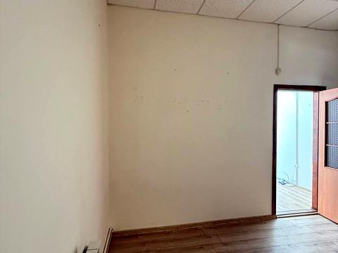 комерційна за адресою Володимирська вул., 94