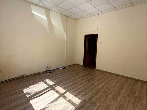 комерційна за адресою Володимирська вул., 94