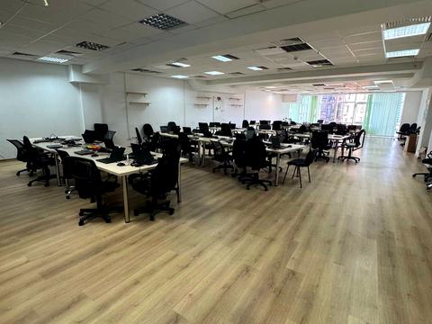 комерційна за адресою Євгена Коновальця вул. (Щорса), 36-Д