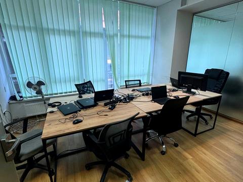 комерційна за адресою Євгена Коновальця вул. (Щорса), 36-Д