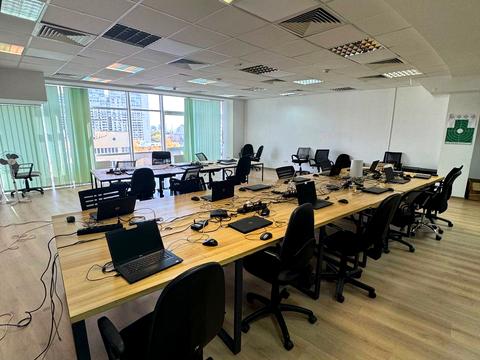 комерційна за адресою Євгена Коновальця вул. (Щорса), 36-Д