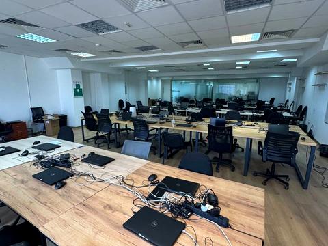 комерційна за адресою Євгена Коновальця вул. (Щорса), 36-Д