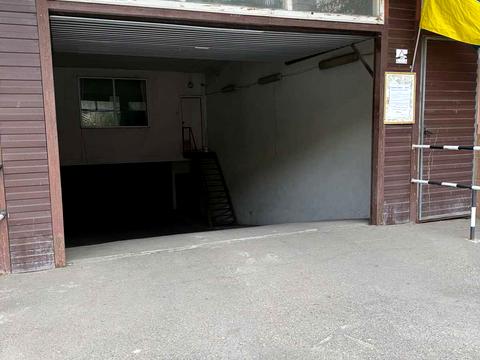 паркомісце за адресою Смілянська вул., 2