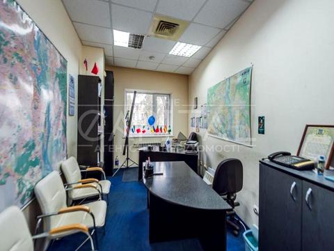 комерційна за адресою Євгена Коновальця вул. (Щорса), 15/3