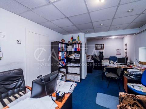 комерційна за адресою Євгена Коновальця вул. (Щорса), 15/3