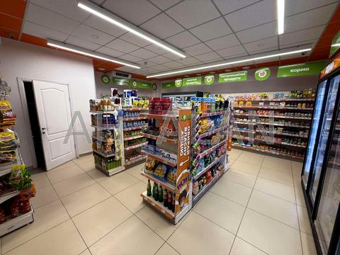 комерційна за адресою Дніпровська набережна вул., 16-Г