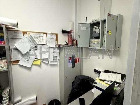 комерційна за адресою Дніпровська набережна вул., 16-Г