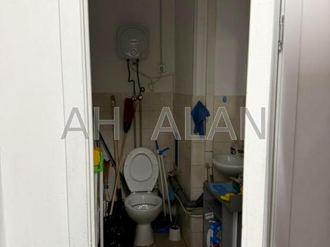 комерційна за адресою Дніпровська набережна вул., 16-Г