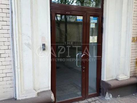 комерційна за адресою Шовковична вул., 13/2