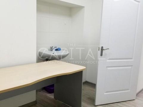 комерційна за адресою Банкова вул., 3