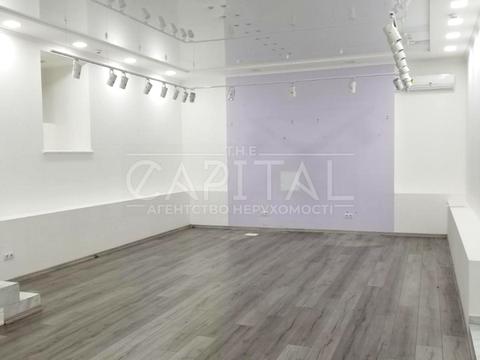 комерційна за адресою Банкова вул., 3