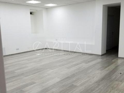 комерційна за адресою Банкова вул., 3