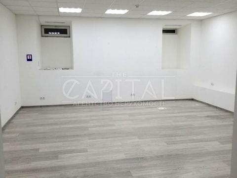 комерційна за адресою Банкова вул., 3