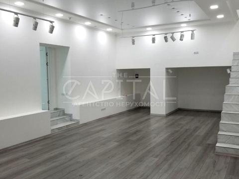 комерційна за адресою Банкова вул., 3