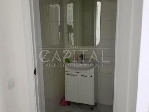 комерційна за адресою Банкова вул., 3