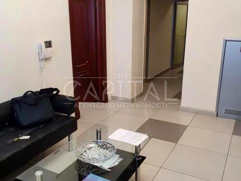 комерційна за адресою Шовковична вул., 13/2